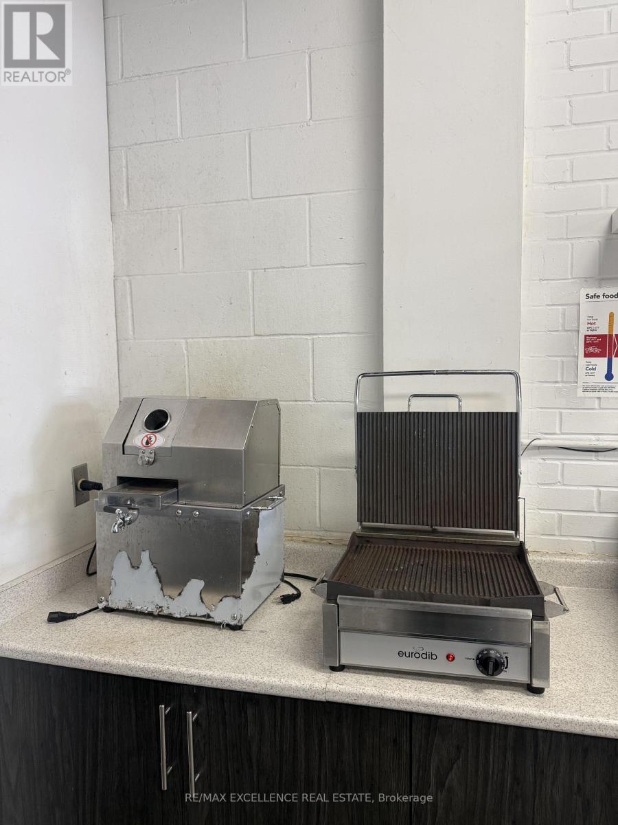 10 - 65 Braydon Boulevard, Brampton, Ontario  L6P 2S4 - Photo 4 - W12864216