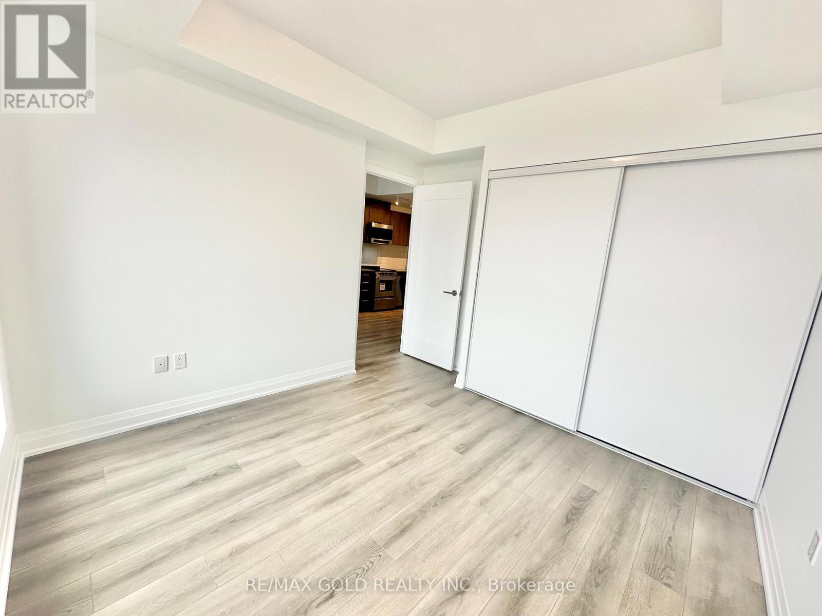 410 - 412 Silver Maple Road, Oakville, Ontario  L6H 7X8 - Photo 25 - W12864254