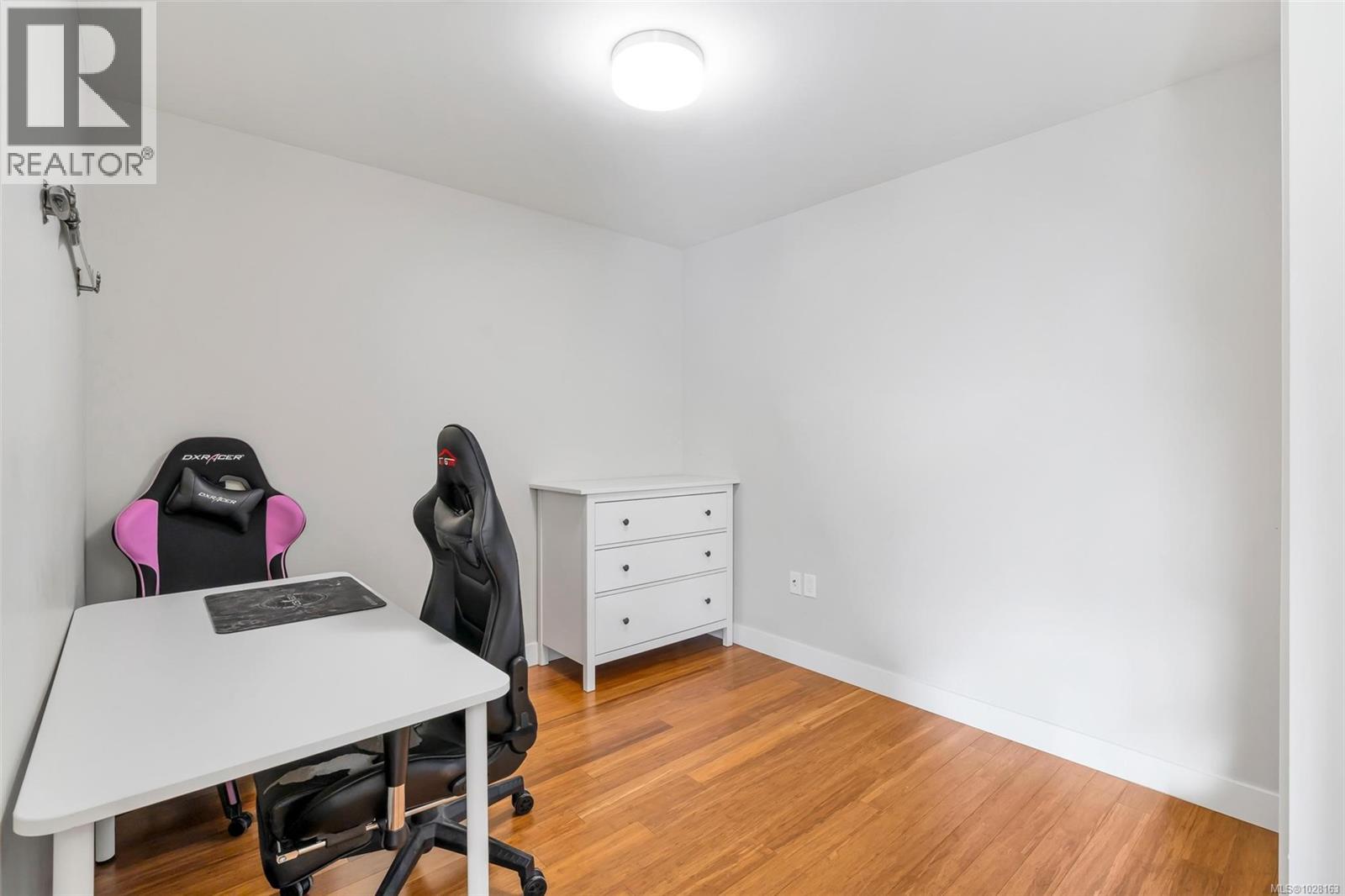 402 4000 Shelbourne St, Saanich, British Columbia  V8N 0B6 - Photo 17 - 1028163