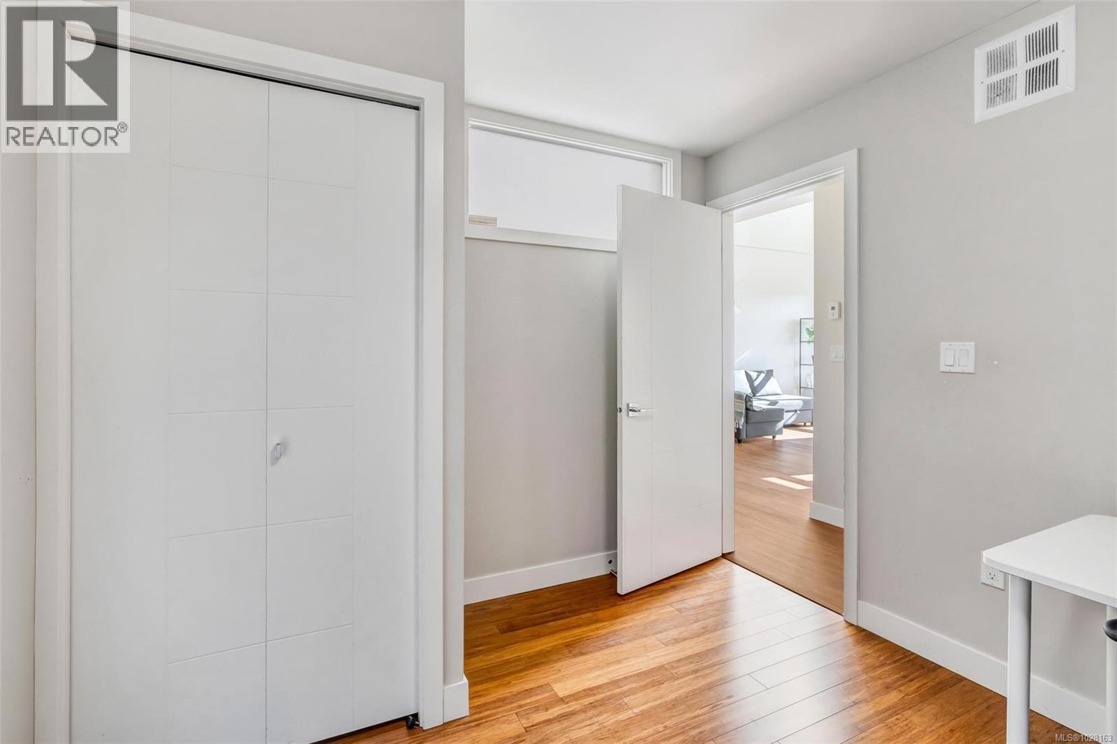 402 4000 Shelbourne St, Saanich, British Columbia  V8N 0B6 - Photo 18 - 1028163