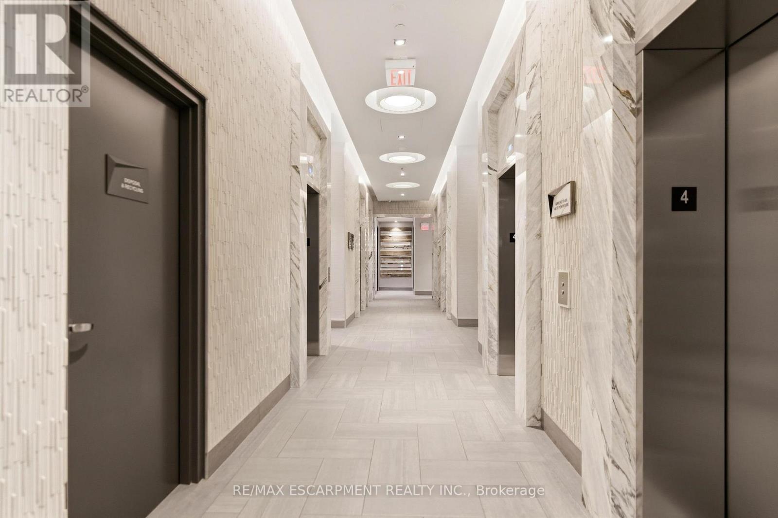 5512 - 10 York Street, Toronto, Ontario  M5J 0E1 - Photo 43 - C12864320