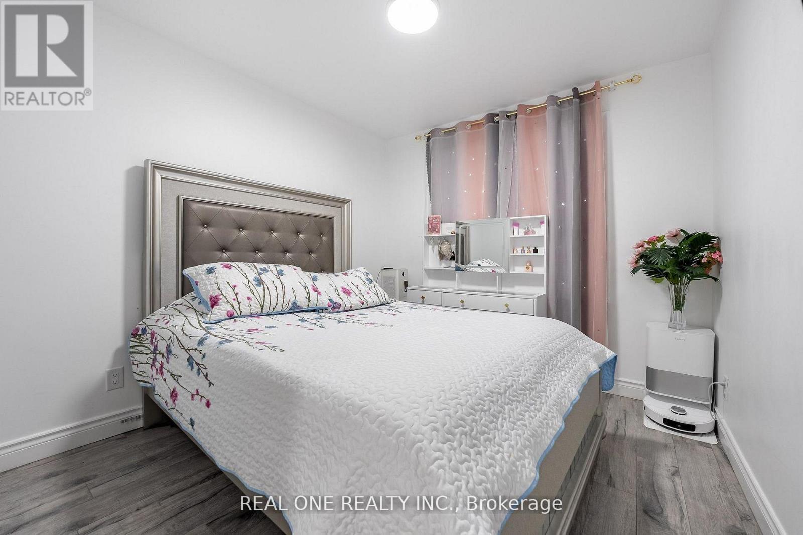 18 Courton Drive, Toronto, Ontario  M1R 1K8 - Photo 15 - E12864334