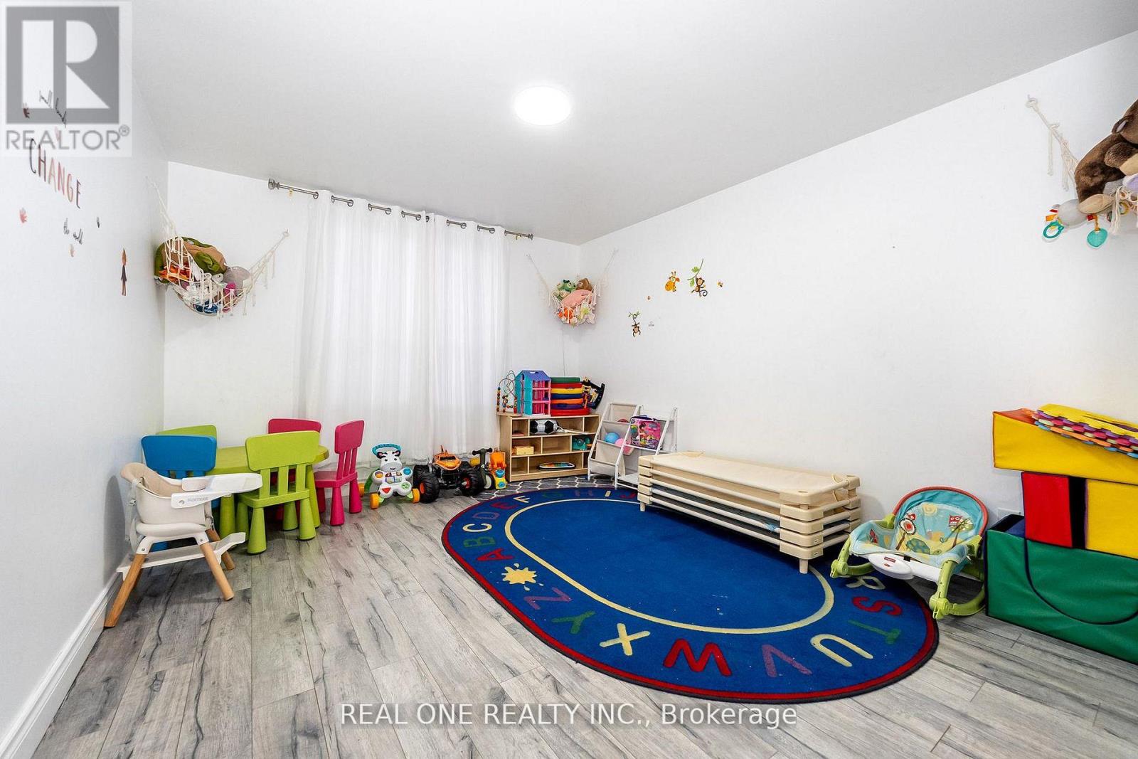 18 Courton Drive, Toronto, Ontario  M1R 1K8 - Photo 17 - E12864334