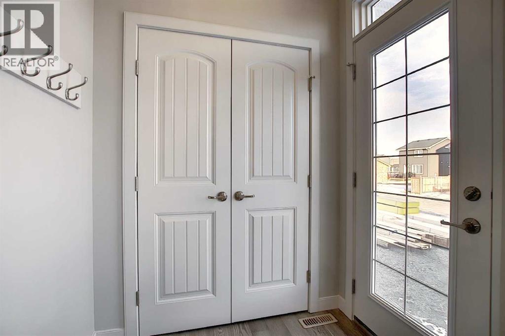 434 River Avenue, Cochrane, Alberta  T4C 3B8 - Photo 5 - A2217498