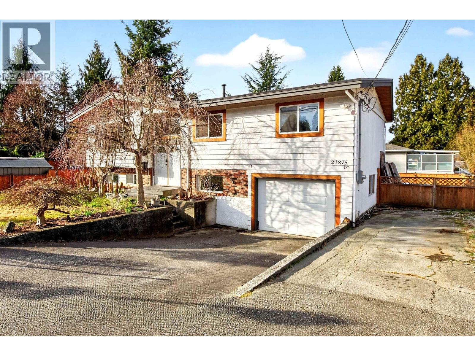 21875 124 Avenue, Maple Ridge, British Columbia  V2X 4J1 - Photo 1 - R3097755