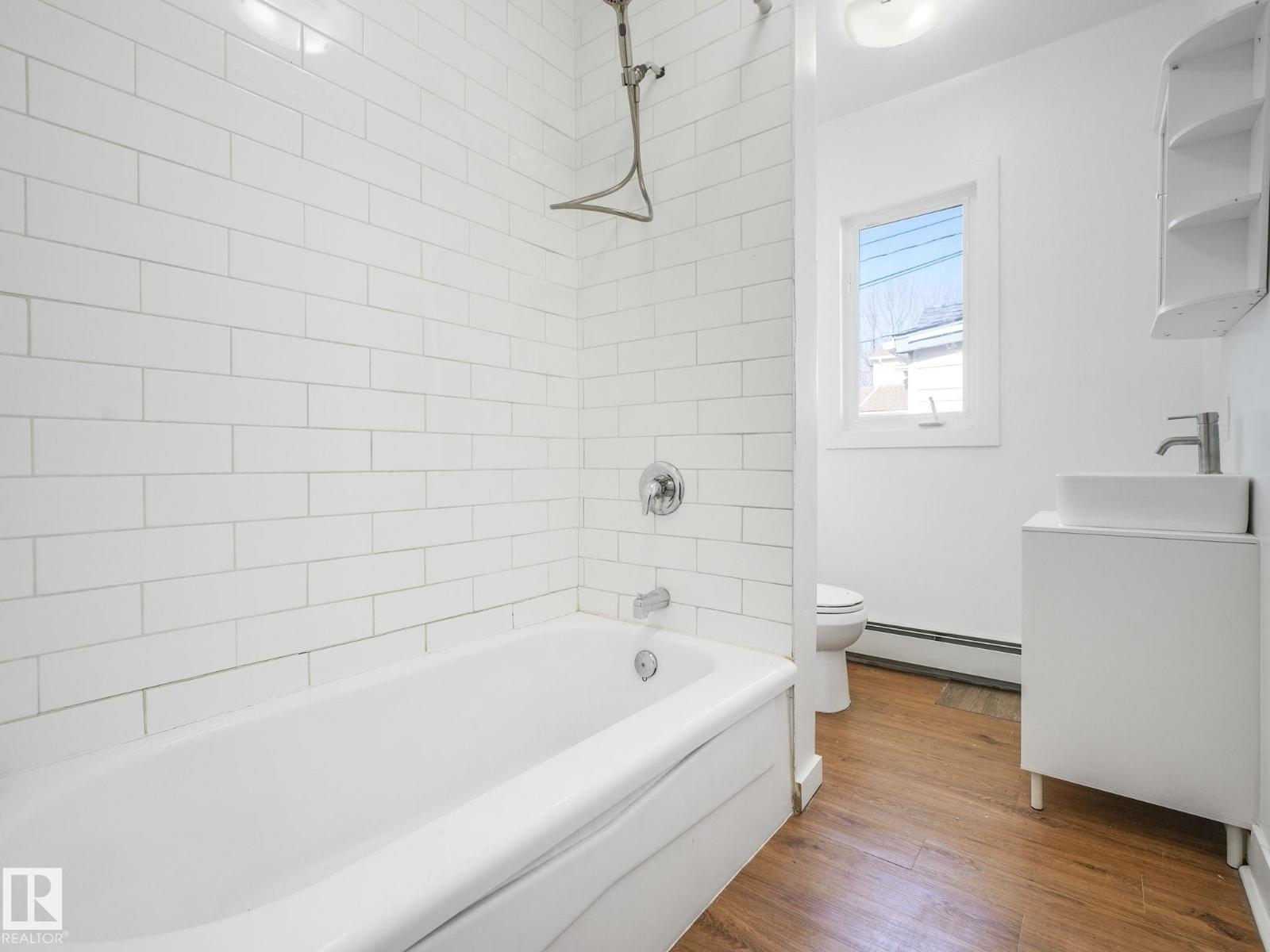 9638 106 Av Nw, Edmonton, Alberta  T5H 0N4 - Photo 17 - E4476654