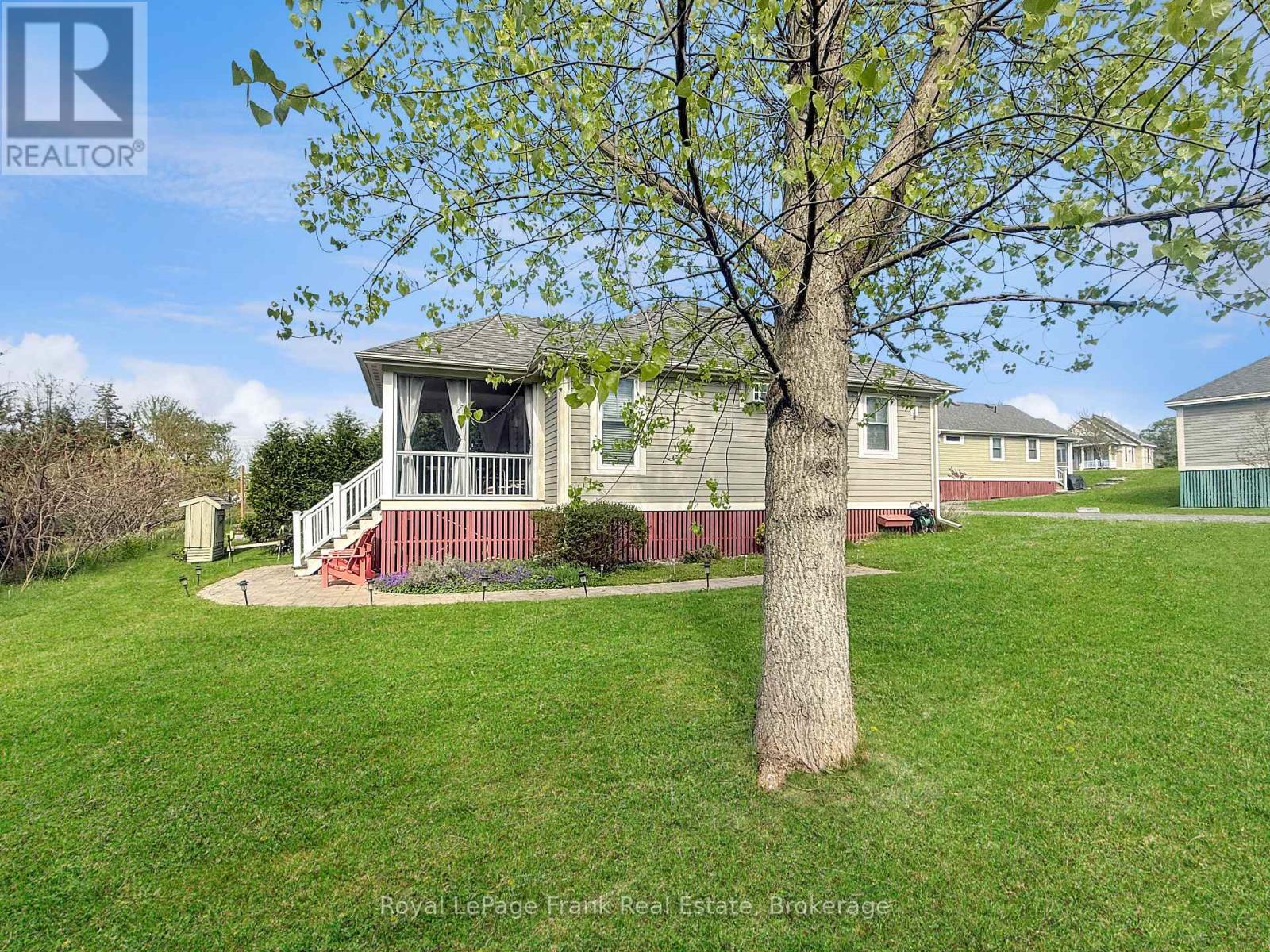 85 - 87 Butternut Lane, Prince Edward County, Ontario K0K 1P0 - Photo 20 - X12655610
