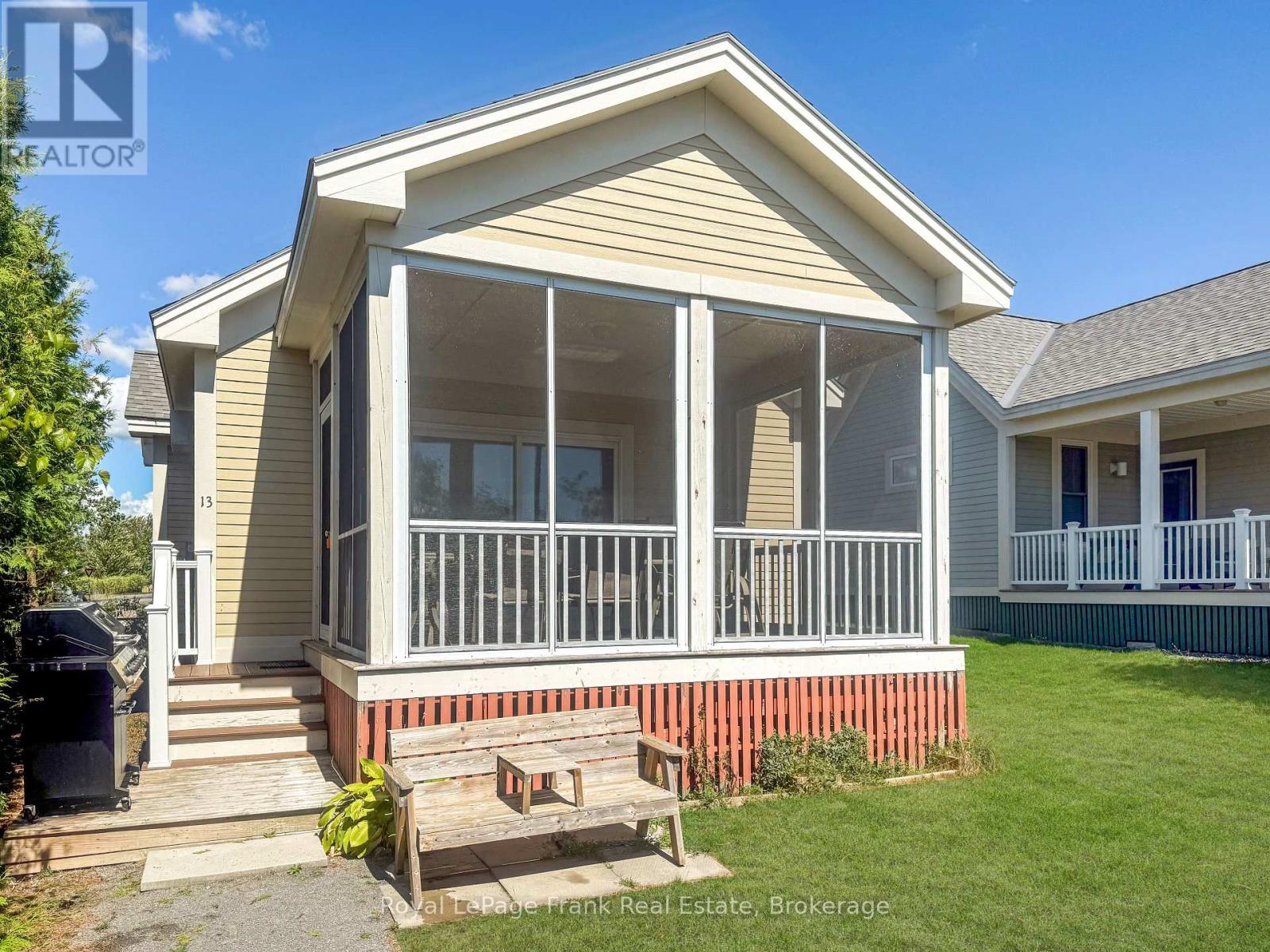 27 - 13 Butternut Lane, Prince Edward County, Ontario  K0K 1P0 - Photo 3 - X12664564