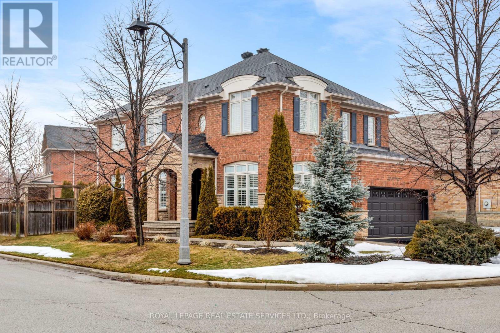 2213 LITTONDALE LANE, Oakville, Ontario