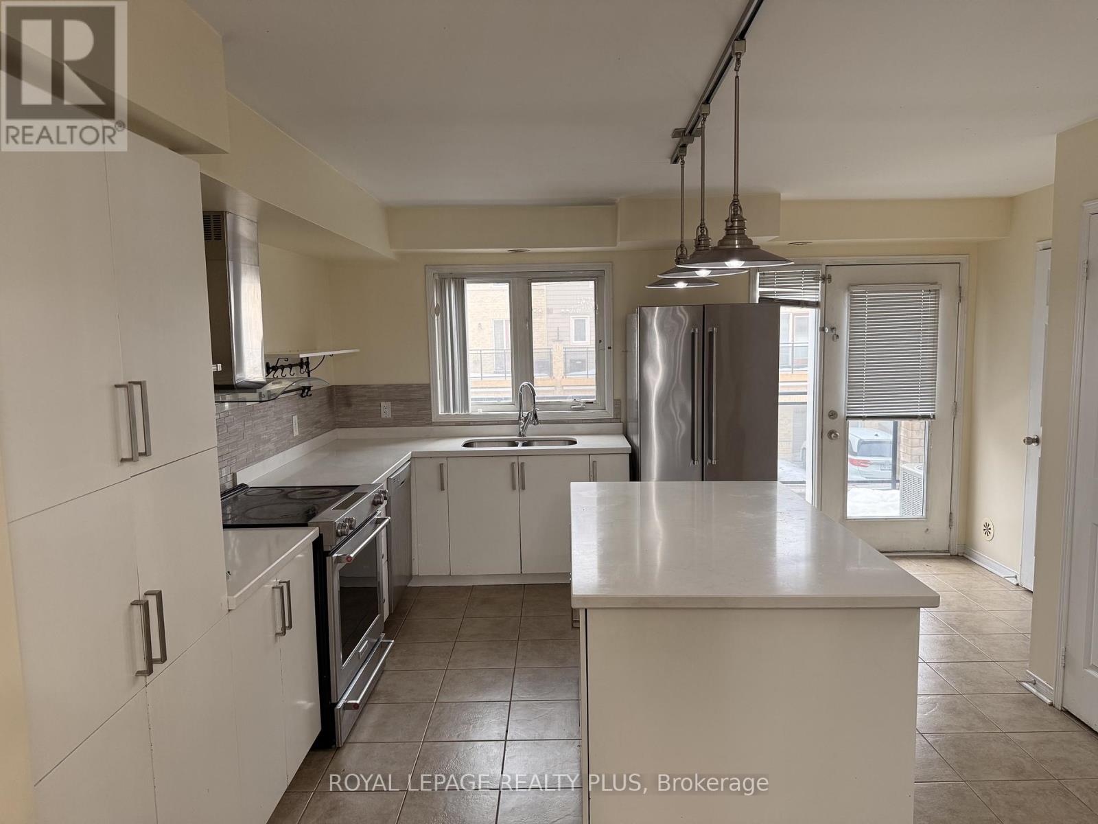 85 - 3050 ERIN CENTRE BOULEVARD, Mississauga, Ontario