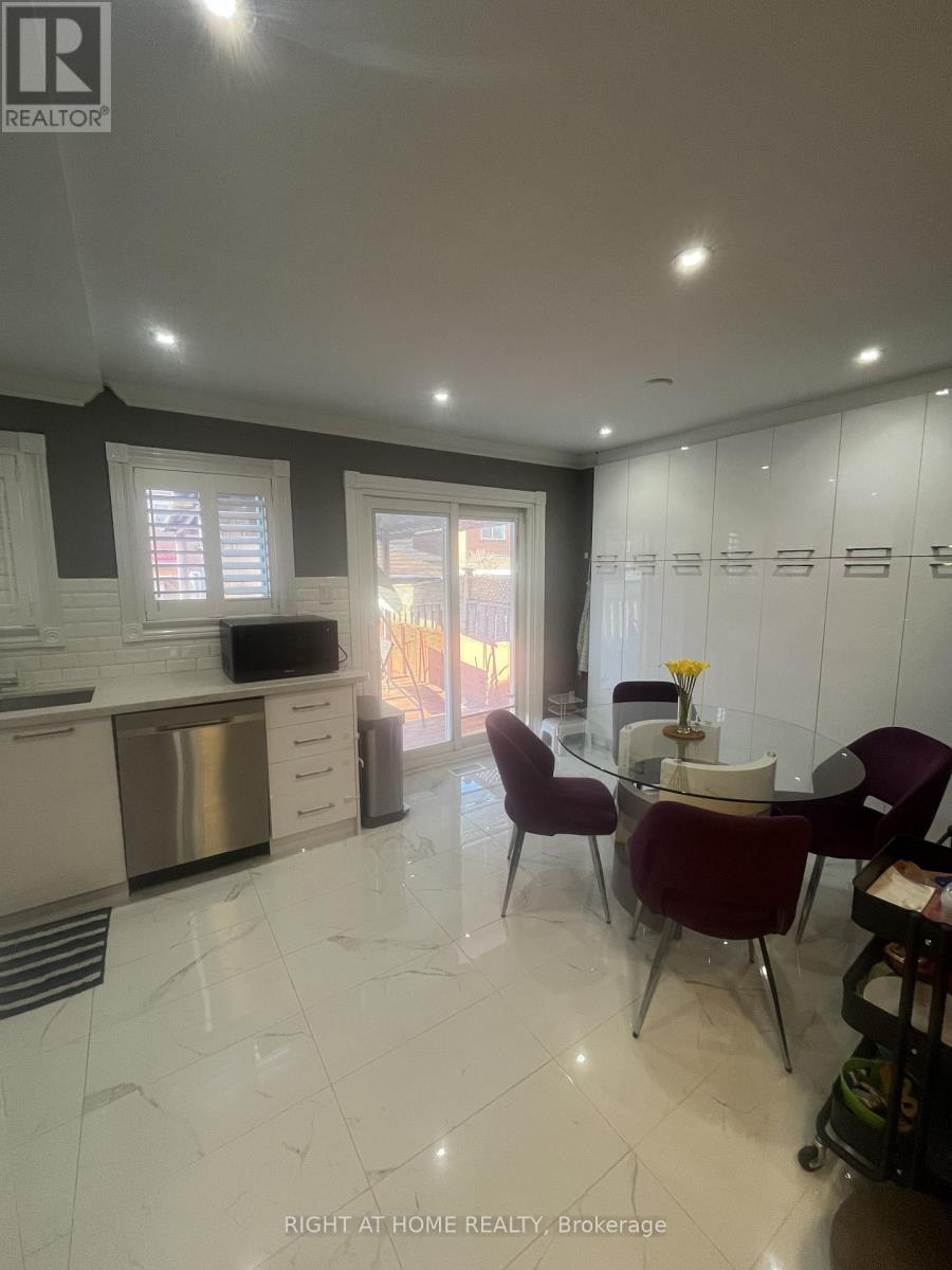 5266 Fairford Crescent, Mississauga, Ontario  L5V 1Z9 - Photo 5 - W12864282