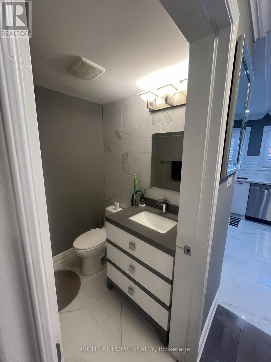 5266 Fairford Crescent, Mississauga, Ontario  L5V 1Z9 - Photo 6 - W12864282