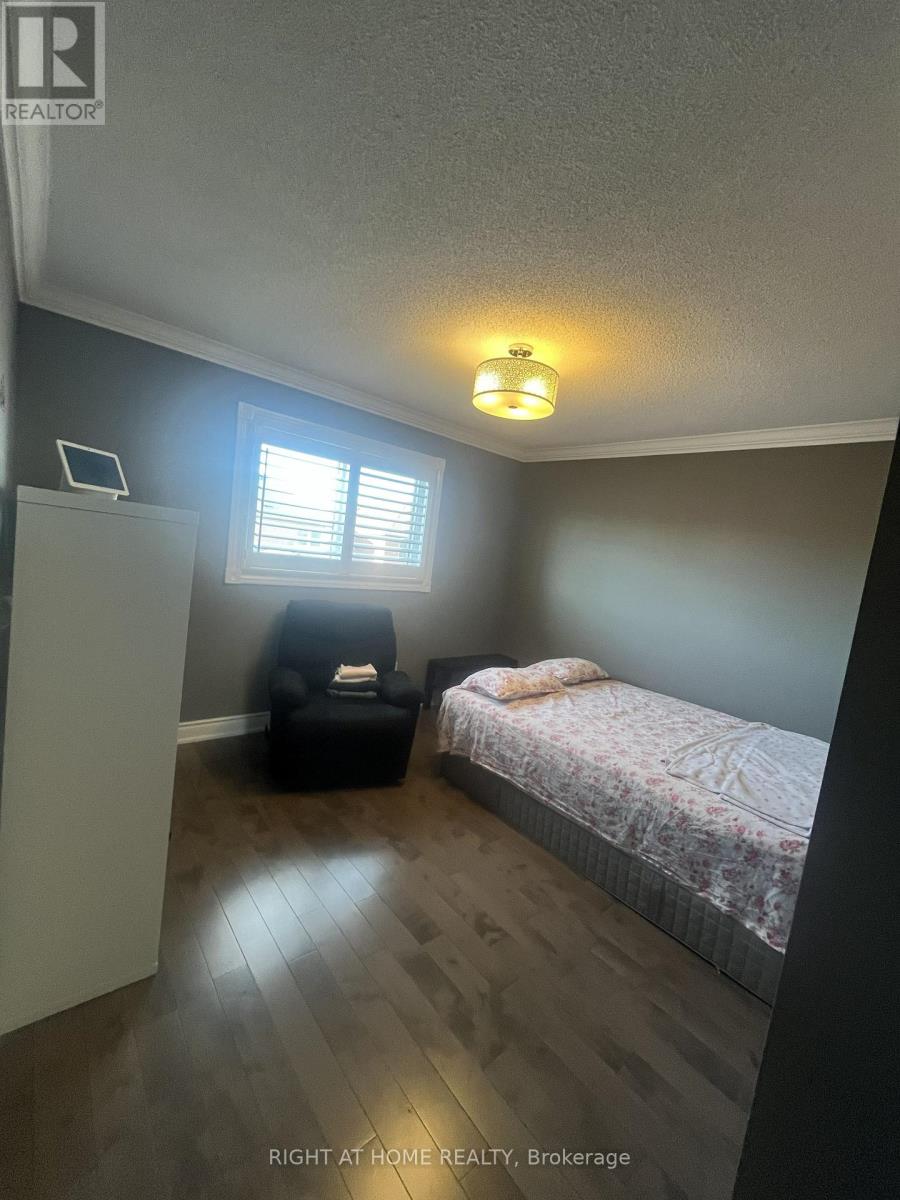 5266 Fairford Crescent, Mississauga, Ontario  L5V 1Z9 - Photo 8 - W12864282