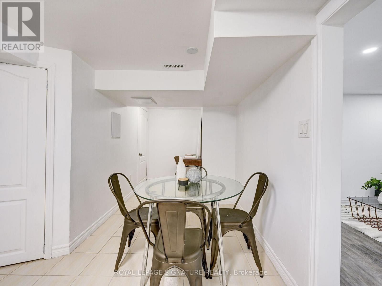 Ll - 1 Worthington Crescent, Toronto, Ontario  M6S 3P4 - Photo 11 - W12864294