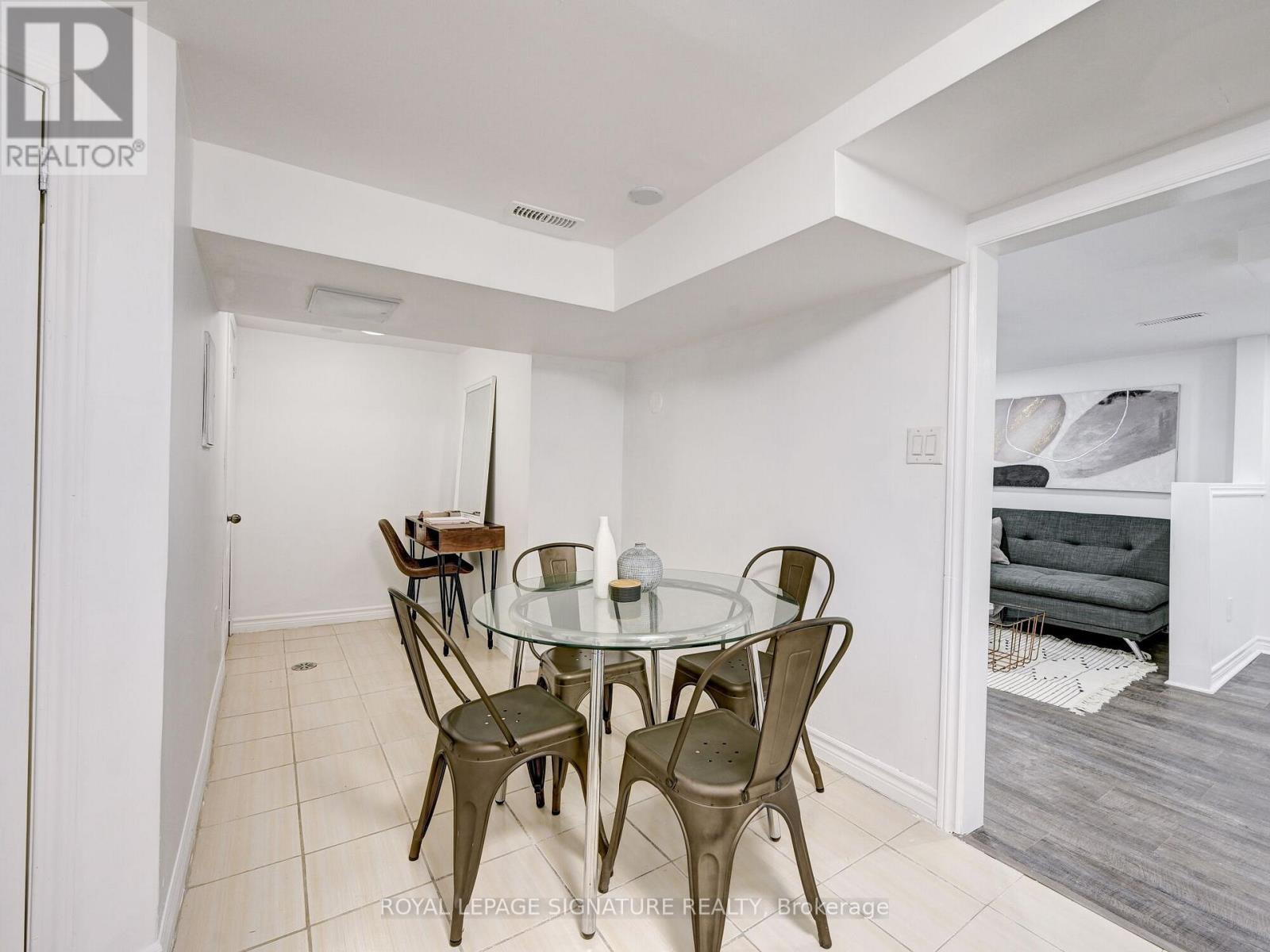 Ll - 1 Worthington Crescent, Toronto, Ontario  M6S 3P4 - Photo 12 - W12864294