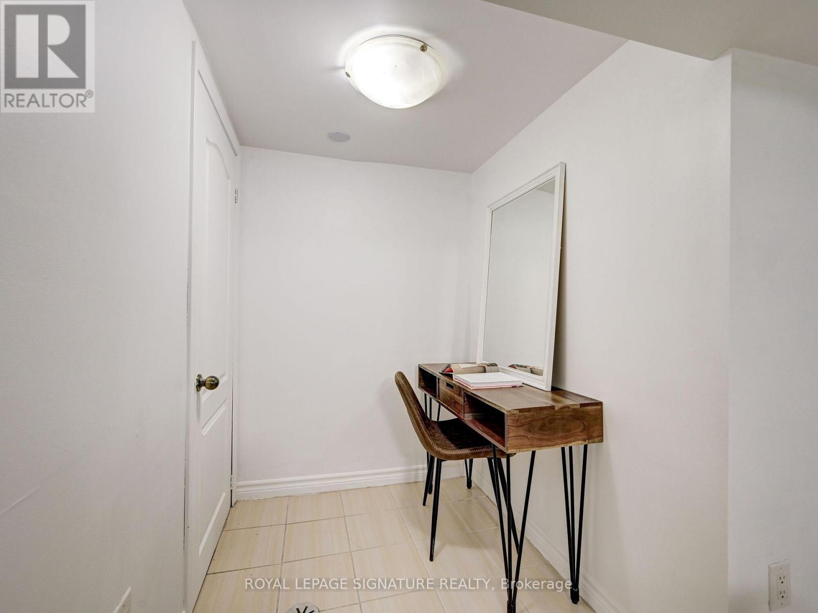 Ll - 1 Worthington Crescent, Toronto, Ontario  M6S 3P4 - Photo 13 - W12864294