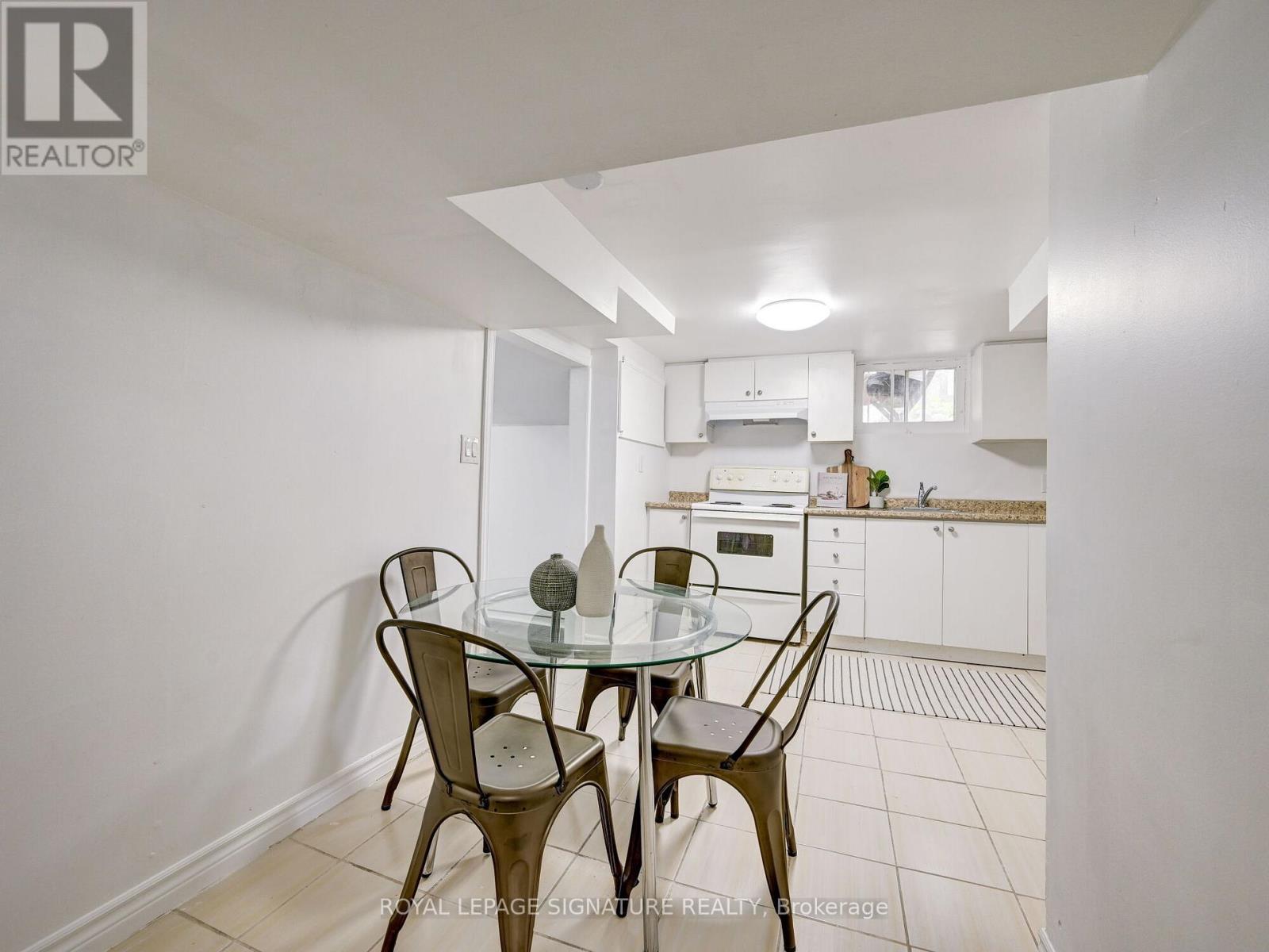 Ll - 1 Worthington Crescent, Toronto, Ontario  M6S 3P4 - Photo 14 - W12864294