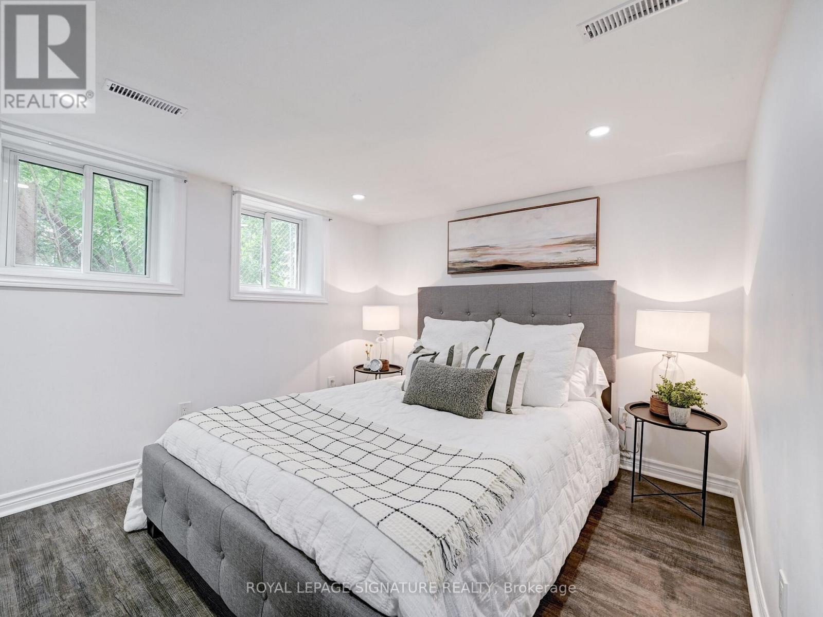 Ll - 1 Worthington Crescent, Toronto, Ontario  M6S 3P4 - Photo 17 - W12864294