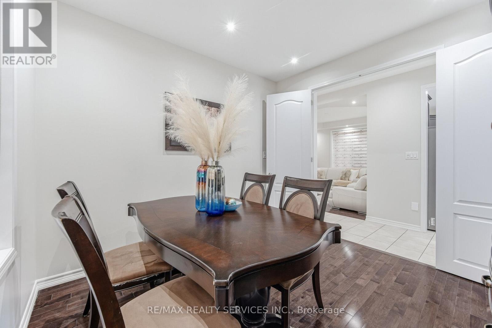 28 Enford Crescent, Brampton, Ontario  L7A 4C7 - Photo 11 - W12864316