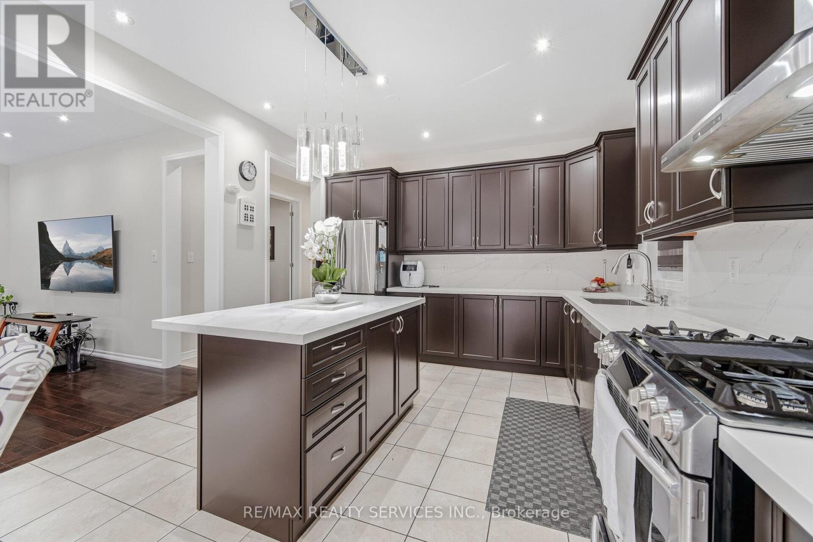 28 Enford Crescent, Brampton, Ontario  L7A 4C7 - Photo 14 - W12864316