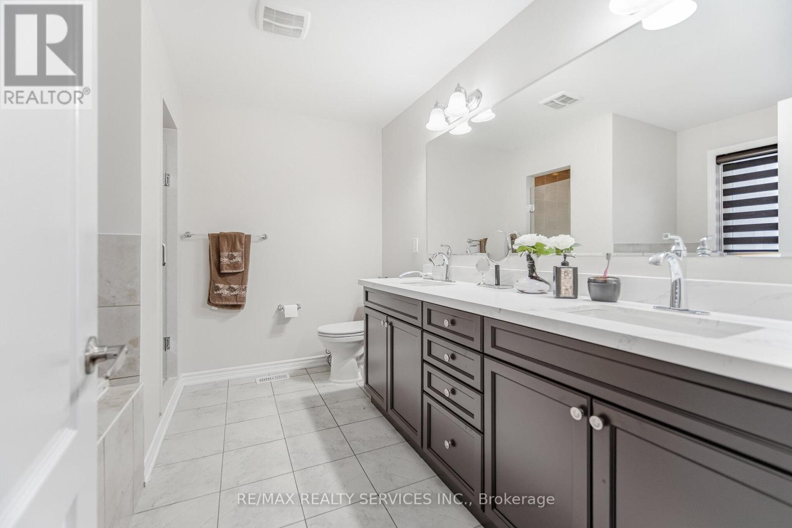 28 Enford Crescent, Brampton, Ontario  L7A 4C7 - Photo 27 - W12864316