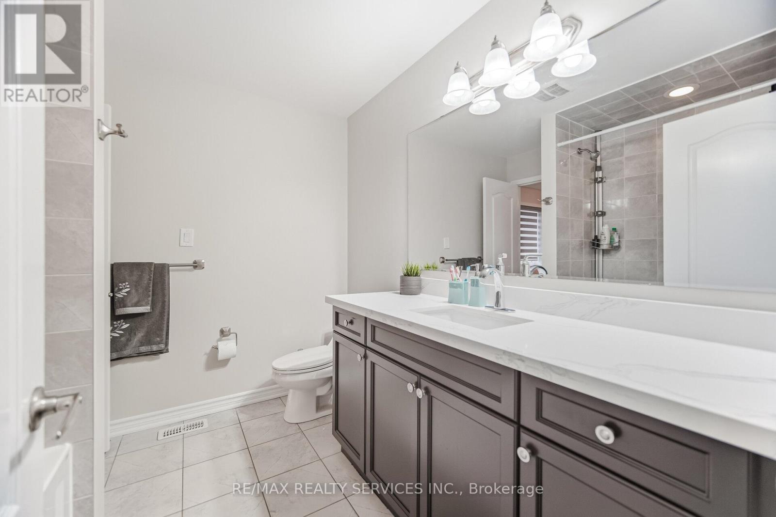 28 Enford Crescent, Brampton, Ontario  L7A 4C7 - Photo 32 - W12864316