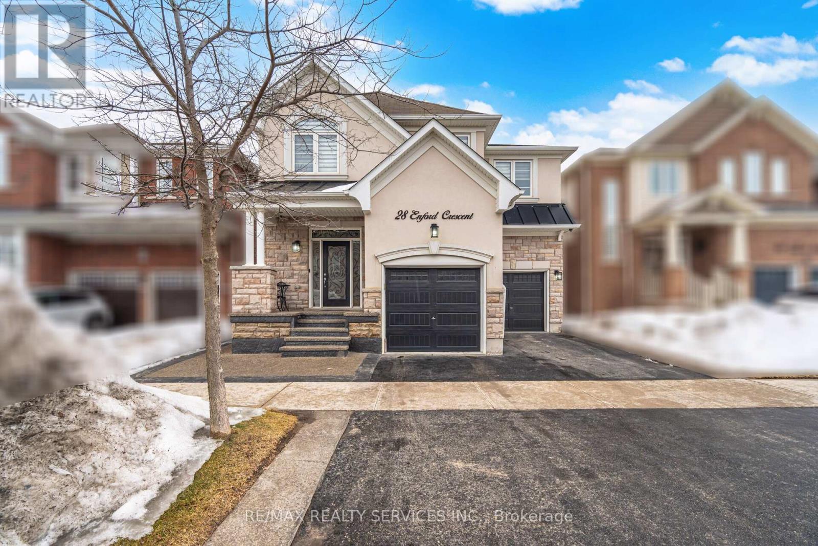 28 Enford Crescent, Brampton, Ontario  L7A 4C7 - Photo 4 - W12864316
