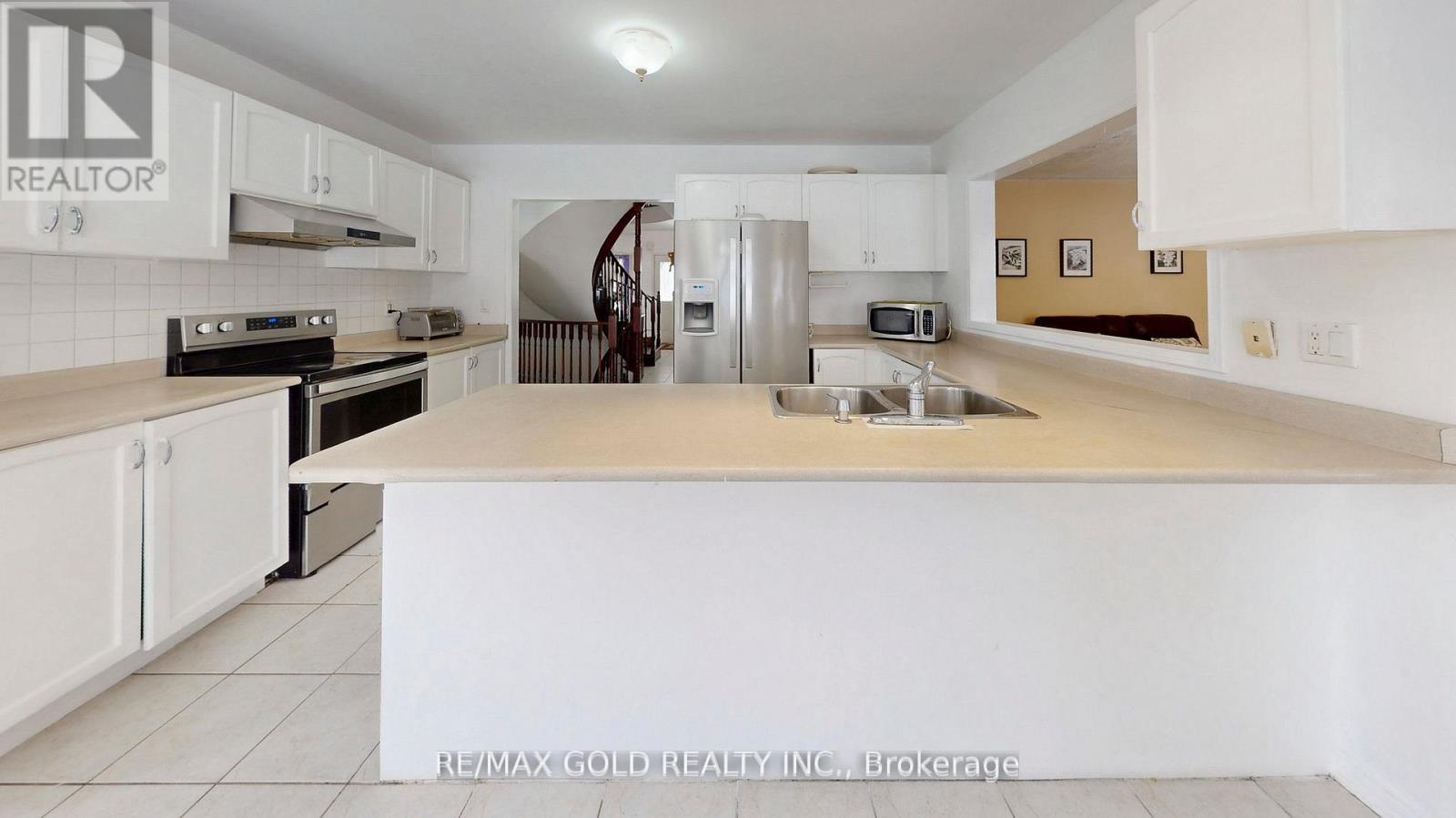 5 Sir David Place, Brampton, Ontario  L7A 2E4 - Photo 16 - W12864322