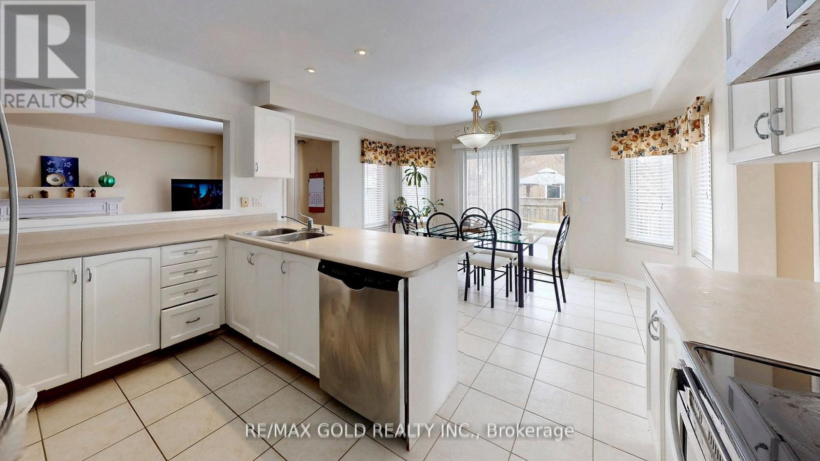 5 Sir David Place, Brampton, Ontario  L7A 2E4 - Photo 19 - W12864322