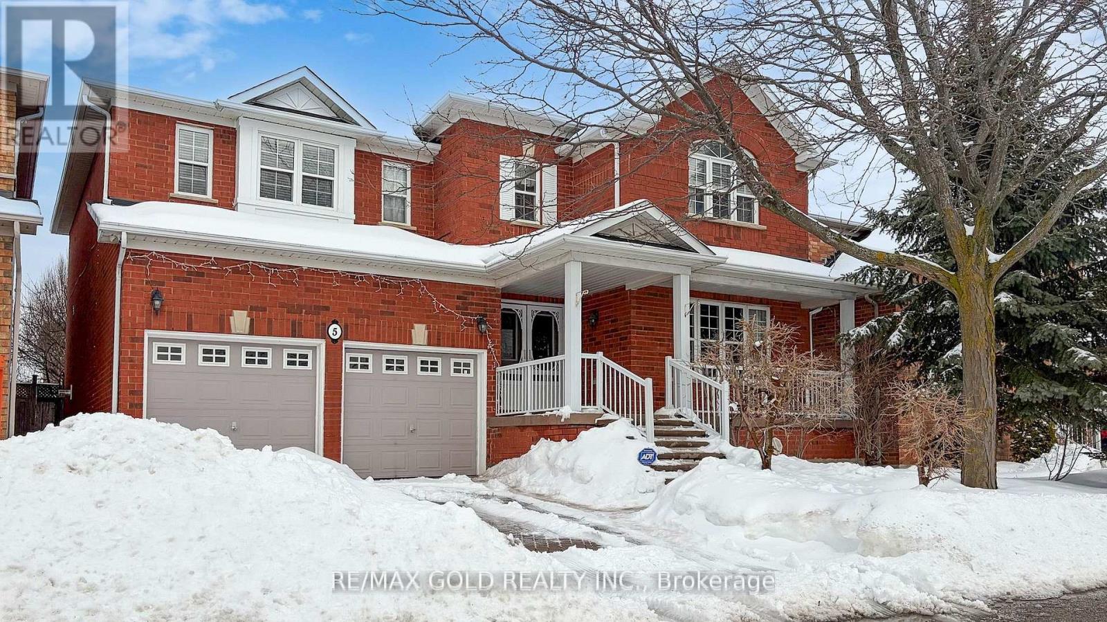 5 Sir David Place, Brampton, Ontario  L7A 2E4 - Photo 3 - W12864322