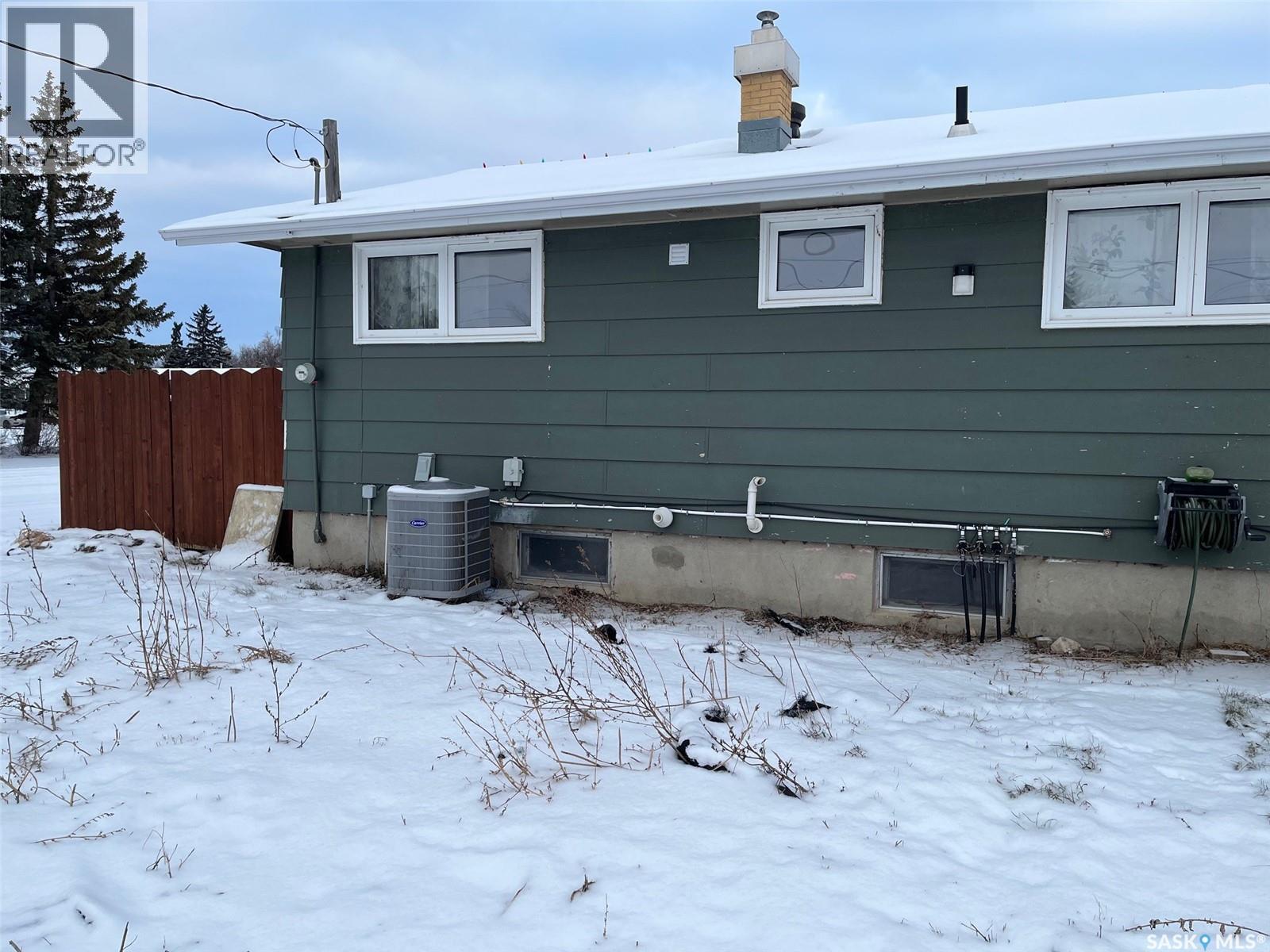 404 Central Avenue, Montmartre, Saskatchewan  S0G 3M0 - Photo 34 - SK025438