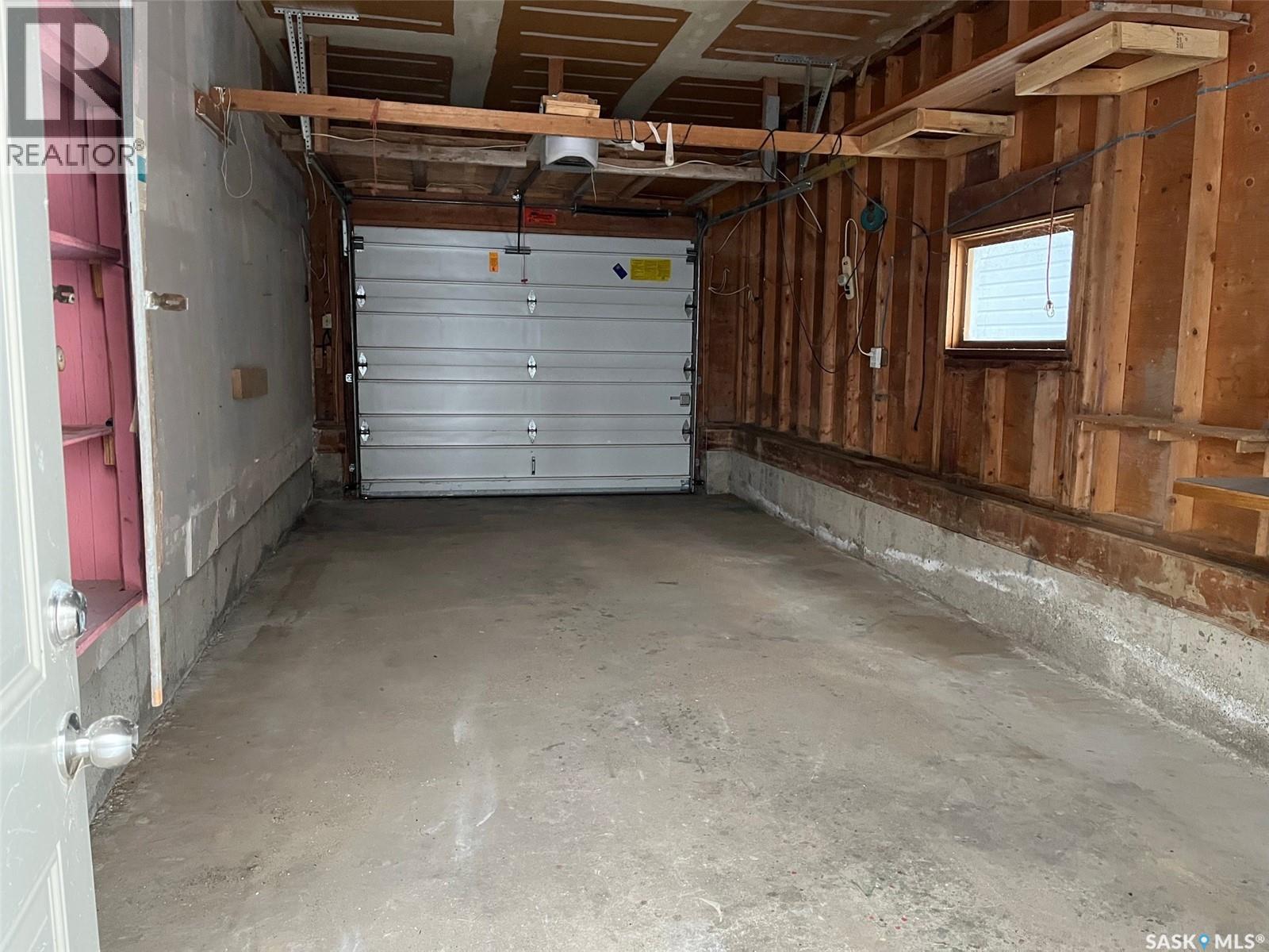 404 Central Avenue, Montmartre, Saskatchewan  S0G 3M0 - Photo 36 - SK025438