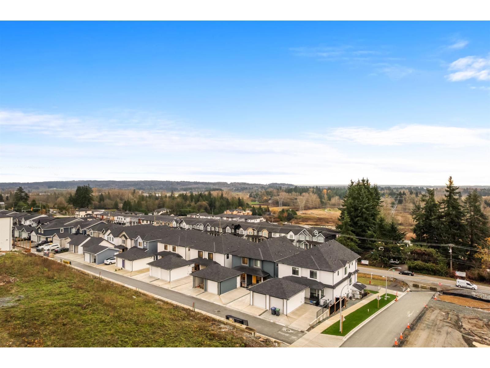 16677 16 Avenue, Surrey, British Columbia  V3S 9X7 - Photo 2 - R3097685