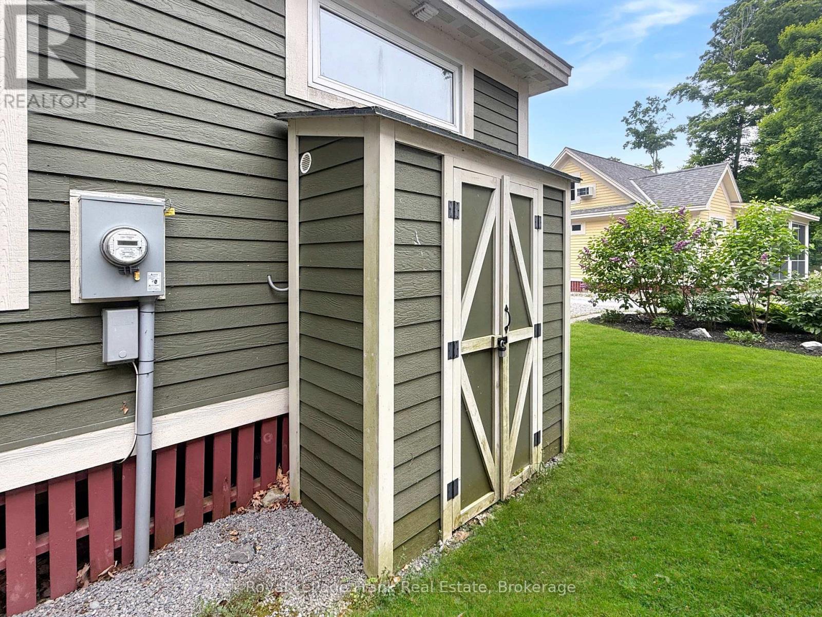 209 - 50 Hollow Lane, Prince Edward County, Ontario  K8N 4Z4 - Photo 4 - X12598896