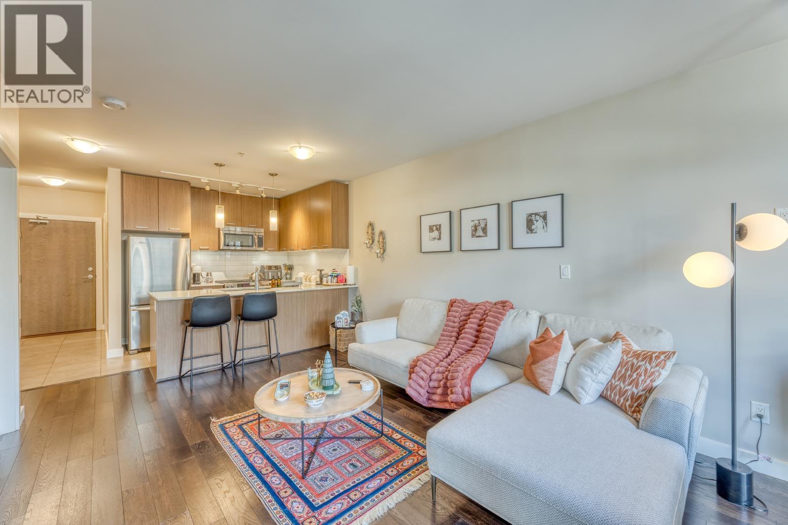 302 1182 W 16th Street, North Vancouver, British Columbia  V7P 0B3 - Photo 3 - R3097935