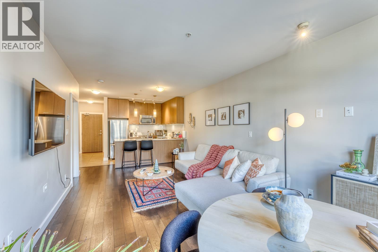 302 1182 W 16th Street, North Vancouver, British Columbia  V7P 0B3 - Photo 4 - R3097935