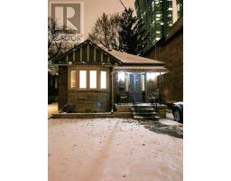 32 JOHNSTON AVENUE, Toronto, Ontario