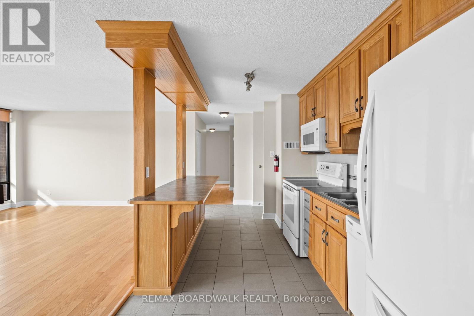 502 - 1190 Richmond Road, Ottawa, Ontario  K2B 8J3 - Photo 5 - X12863012