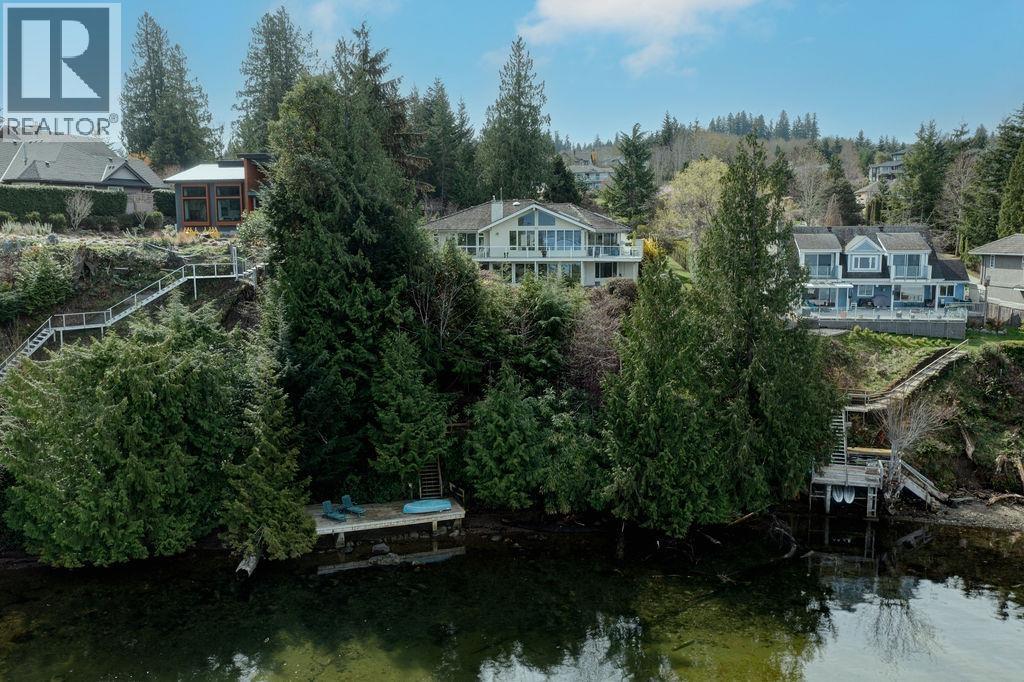 6484 N Gale Avenue, Sechelt, British Columbia  V7Z 0L1 - Photo 3 - R3097899