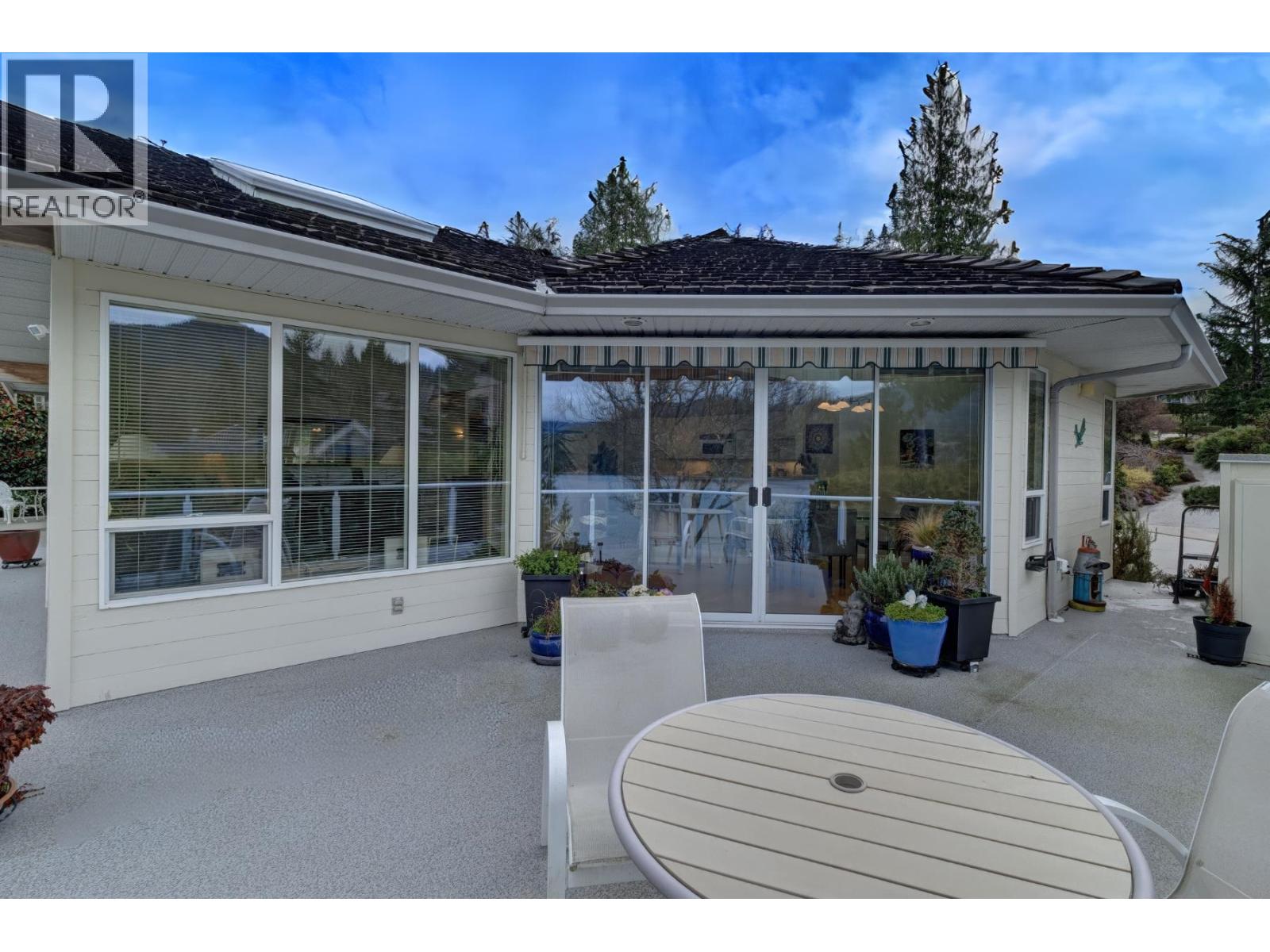 6484 N Gale Avenue, Sechelt, British Columbia  V7Z 0L1 - Photo 10 - R3097899