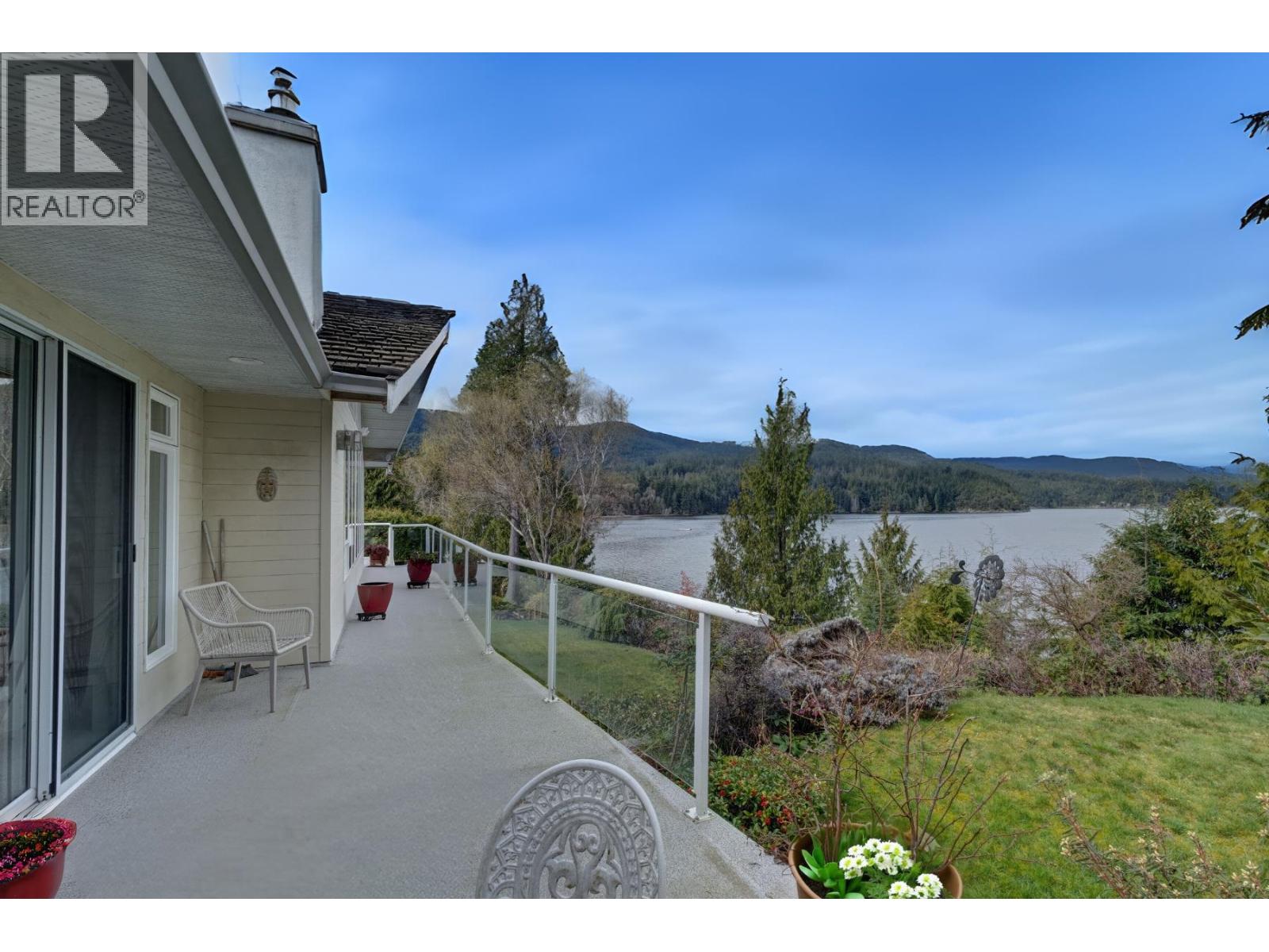 6484 N Gale Avenue, Sechelt, British Columbia  V7Z 0L1 - Photo 8 - R3097899