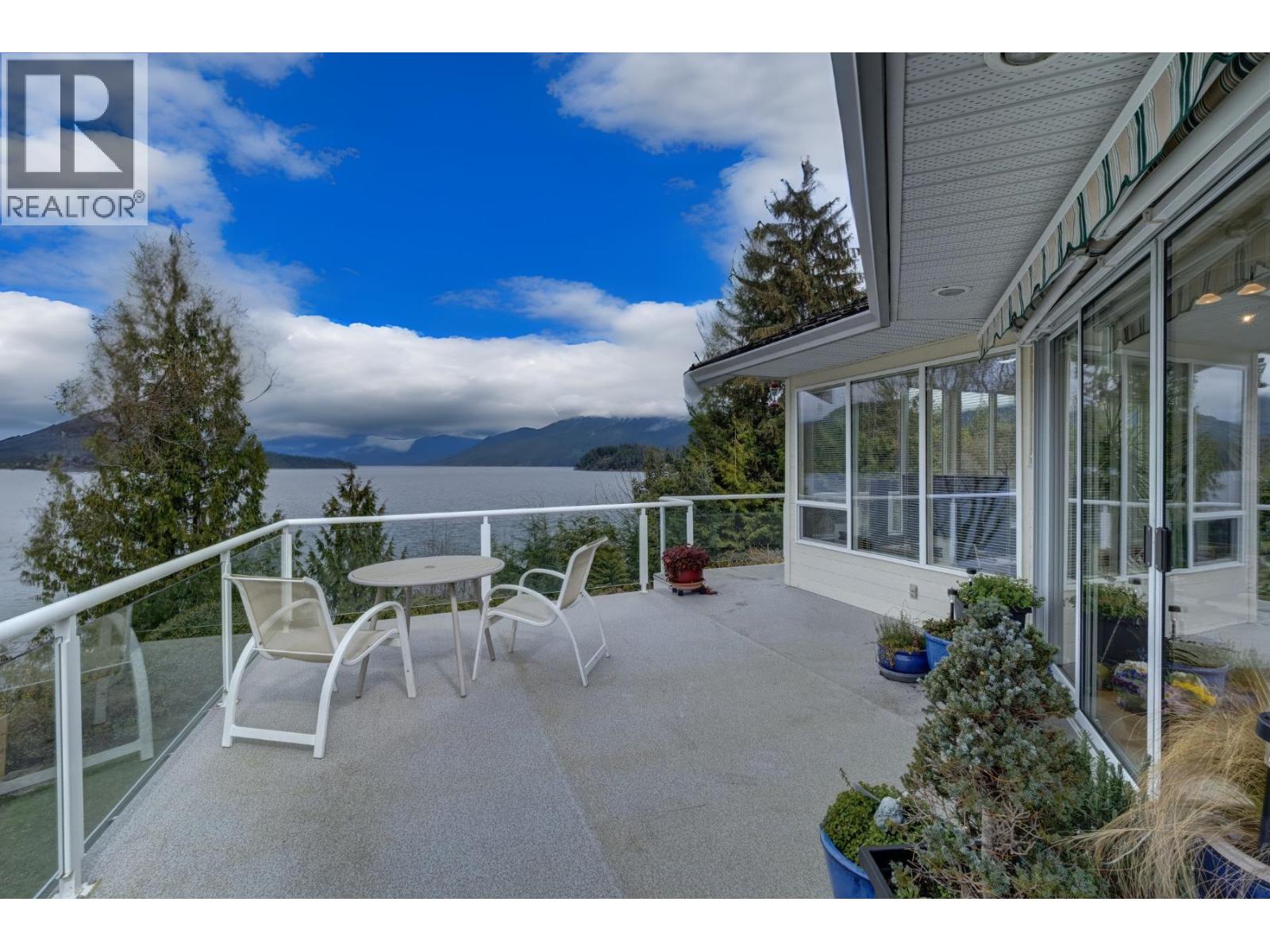 6484 N Gale Avenue, Sechelt, British Columbia  V7Z 0L1 - Photo 7 - R3097899
