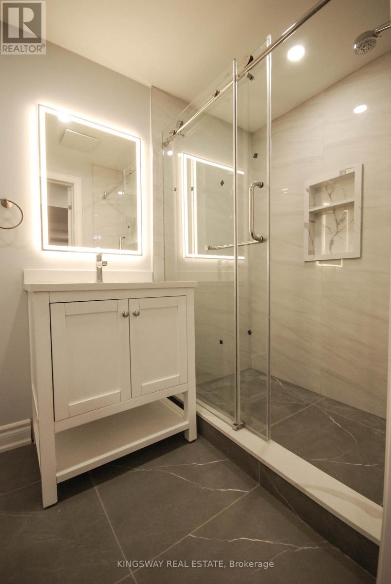 1009 Raintree Lane, Mississauga, Ontario  L5H 3Y5 - Photo 25 - W12864348