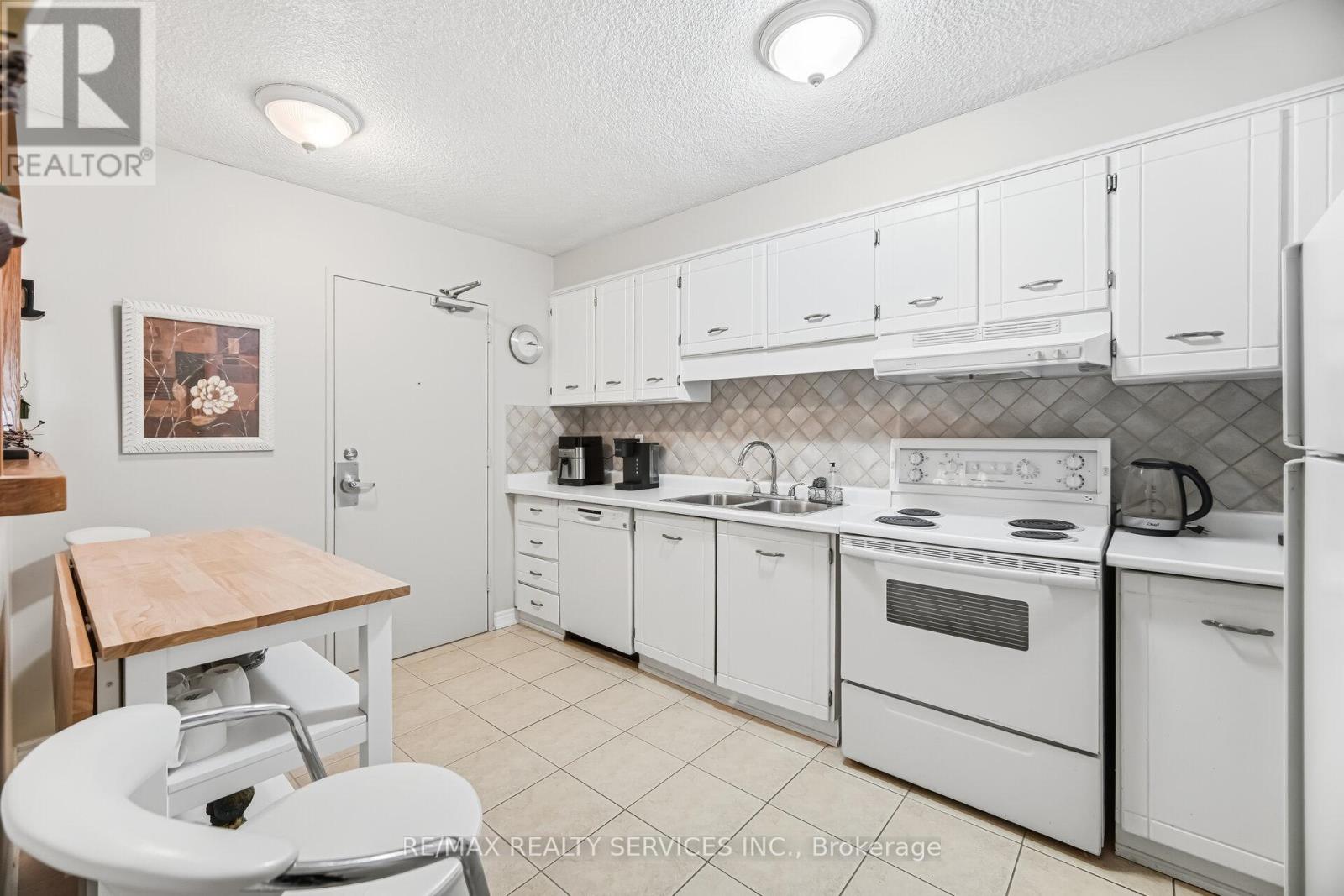 201 - 20 Mississauga Valley Boulevard, Mississauga, Ontario  L5A 3S1 - Photo 19 - W12864374