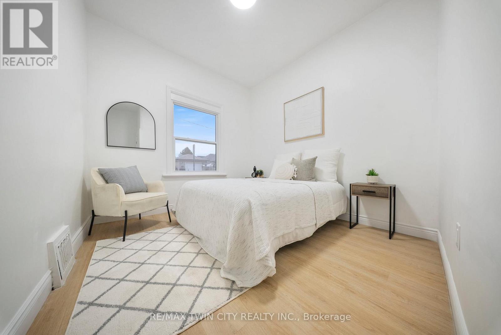 8 Main Street, Brantford, Ontario  N3R 3X2 - Photo 22 - X12864364