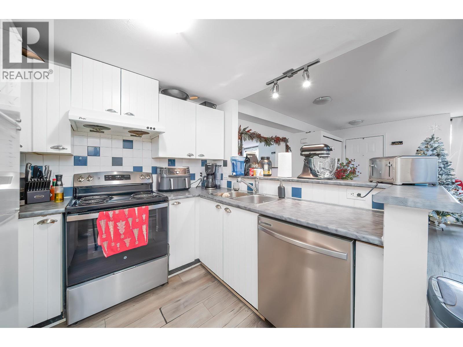 7313 Magnolia Terrace, Burnaby, British Columbia  V5E 4N3 - Photo 13 - R3097924