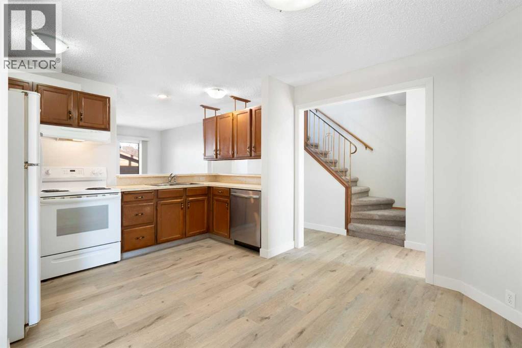 35 Shawmeadows Close Sw, Calgary, Alberta  T2Y 1A5 - Photo 8 - A2290022