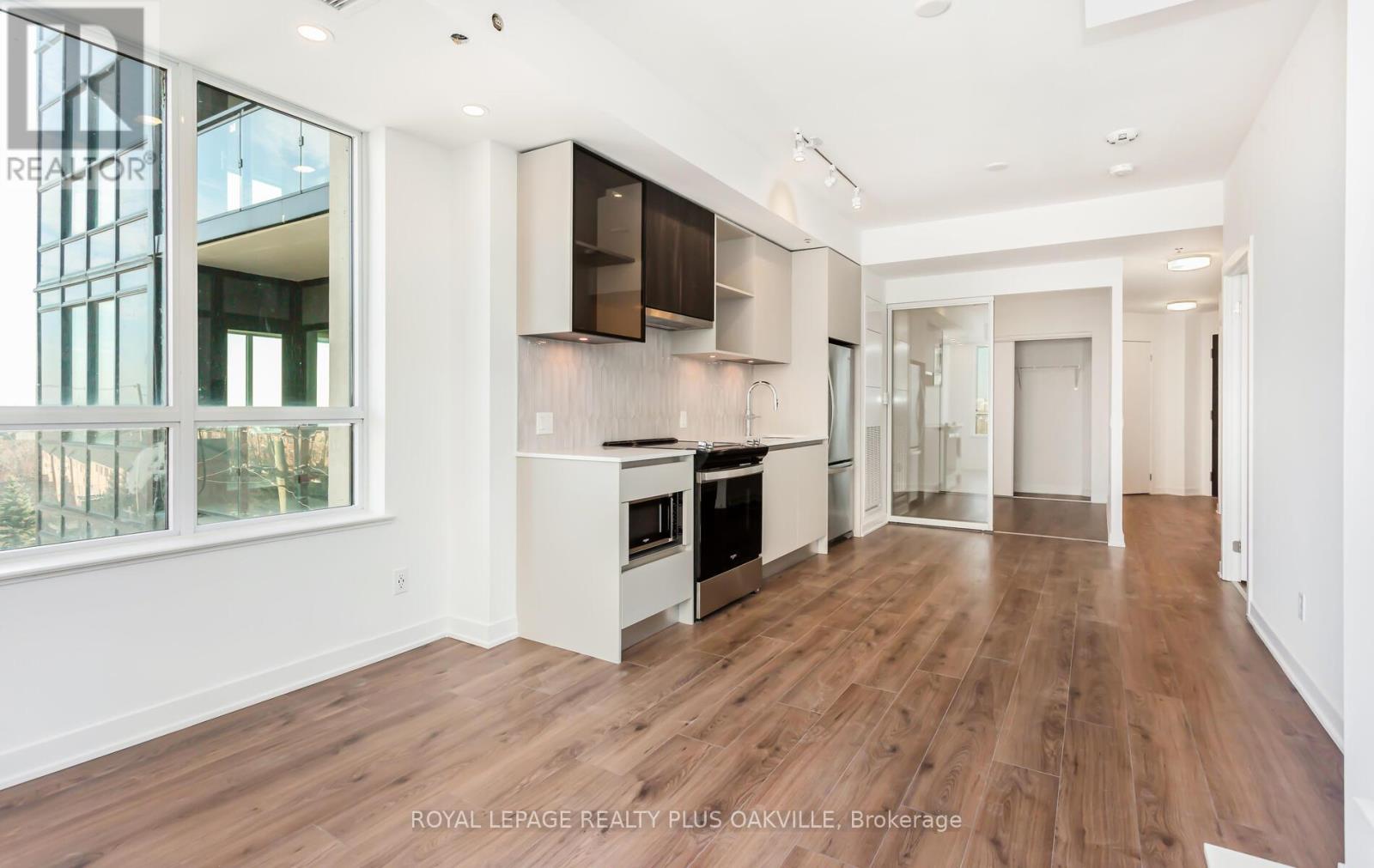 425 - 405 Dundas Street, Oakville, Ontario  L6M 5P9 - Photo 11 - W12864330