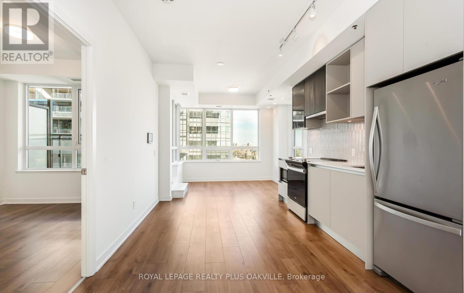 425 - 405 Dundas Street, Oakville, Ontario  L6M 5P9 - Photo 6 - W12864330