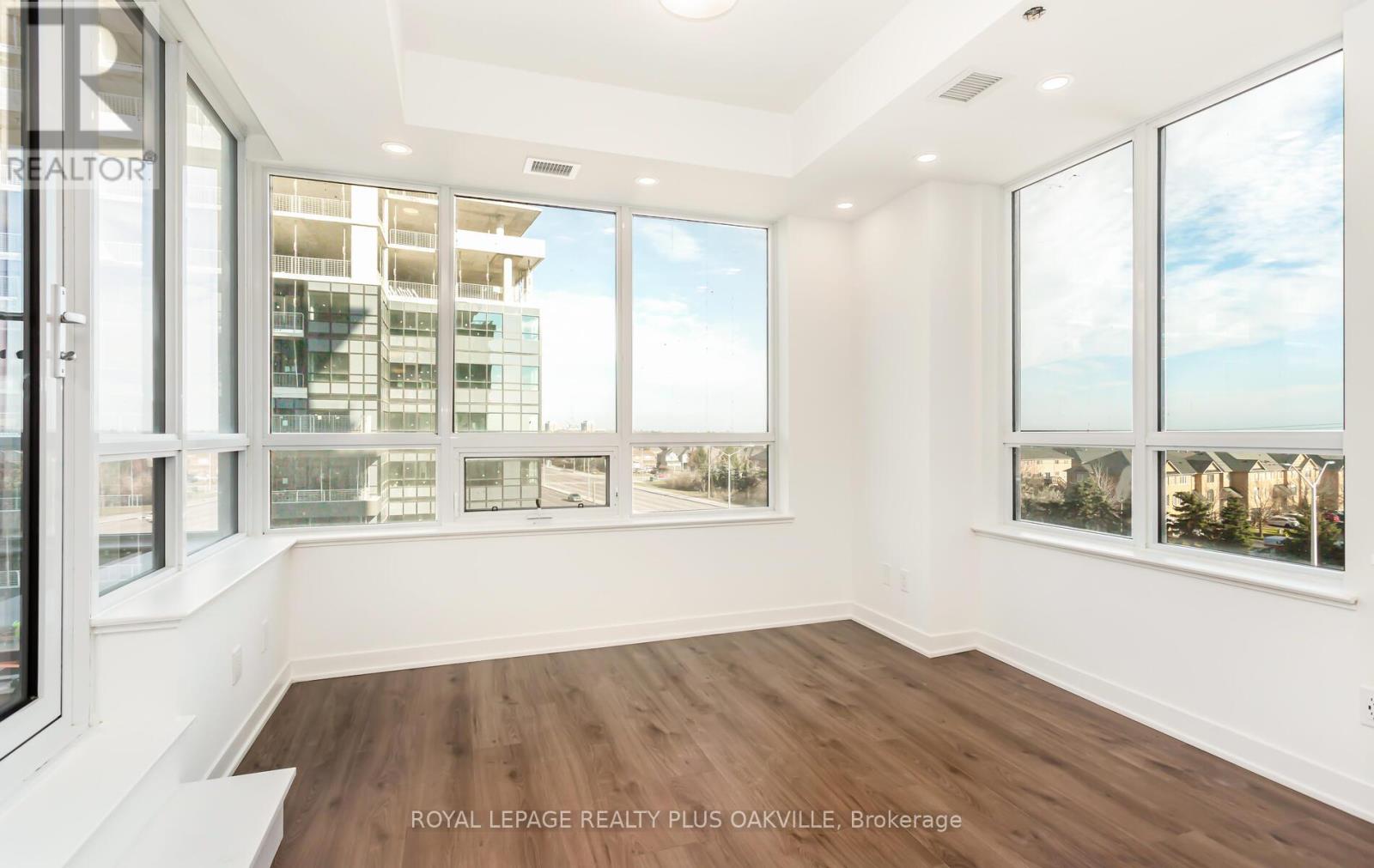 425 - 405 Dundas Street, Oakville, Ontario  L6M 5P9 - Photo 9 - W12864330